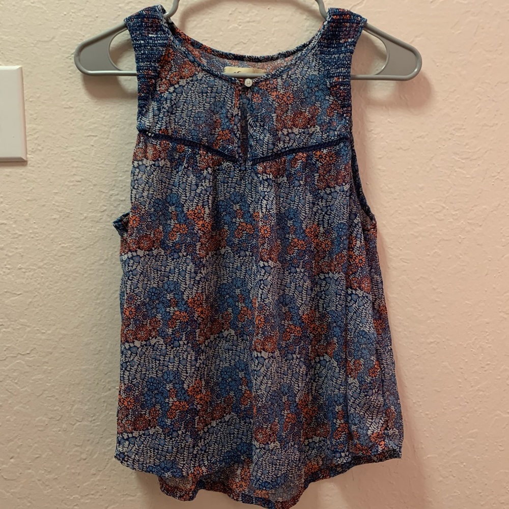 Hollister top